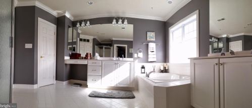 3609 Stonewall Manor Dr, Triangle, VA 22172-1432