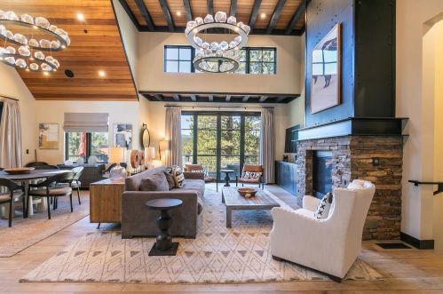 7770 Lahontan Dr, Truckee, CA 96161-5184