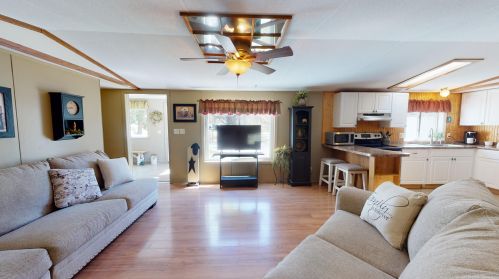 56 King Rd, Lisbon, ME 04250-6012