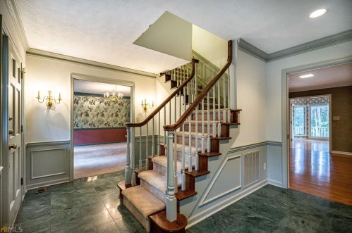702 Camellia Dr, Lagrange, GA 30240-1622