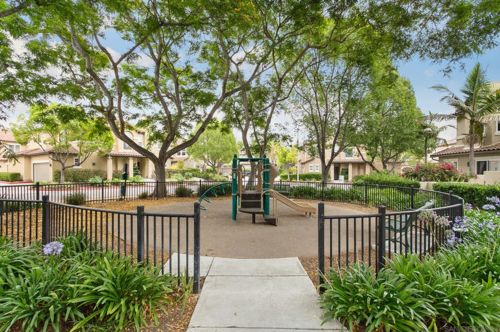3075 Paseo Estribo, Carlsbad CA  92009-2213 exterior