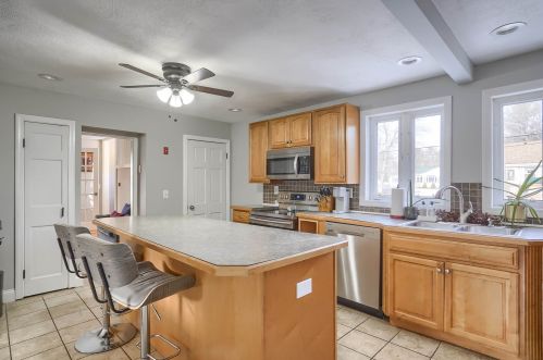 12 Davis Park, Plaistow, NH 03865-2517