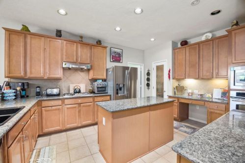 2127 Trinity Mnr Ln, Richmond TX  77469-7255 exterior