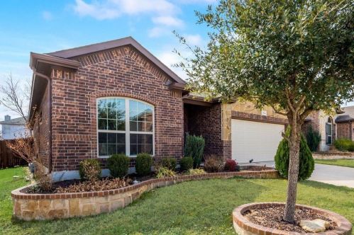 1724 Kachina Lodge Rd, Fort Worth TX  76131 exterior