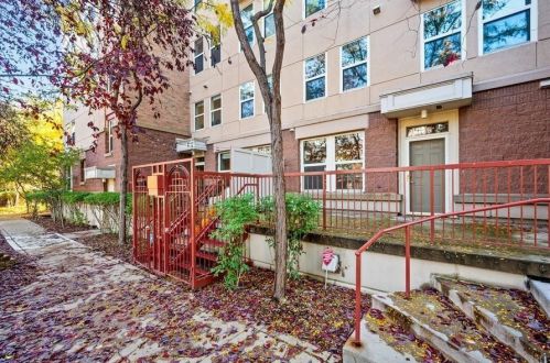 680 2nd St, Minneapolis MN  55401-2143 exterior