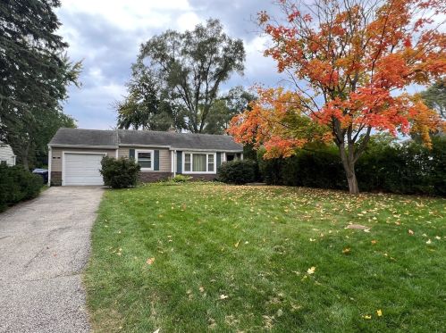 1115 Elmwood Ave, Bannockburn IL  60015-2127 exterior