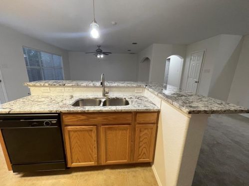 7509 Lazy Spur Blvd, Fort Worth TX  76131-5232 exterior