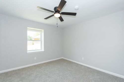 9813 Wren Ct, Conroe TX  77385-3729 exterior