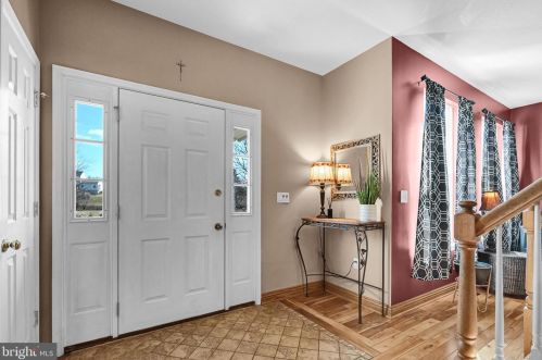 2365 Warwick Rd, York, PA 17408-4388