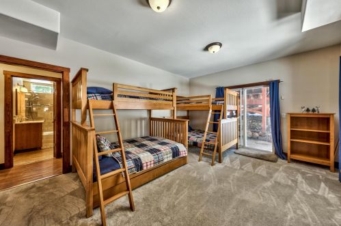 14649 Christie Ln, Truckee CA 96161-7155 exterior