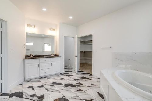 209 Lochness Ln, Fort Worth TX  76126-3212 exterior