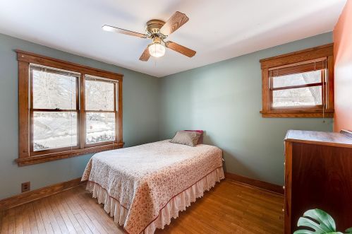 92 Dahlia St, Saint Paul MN 55115-1609 exterior