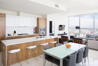 888 Olive St, Los Angeles CA  90014-3006 exterior