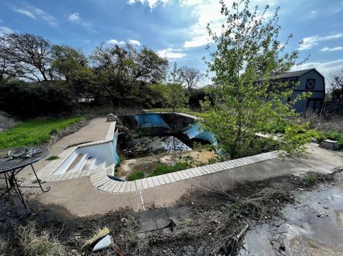 8459 Shady Grove Rd, Fort Worth TX  76182-6711 exterior