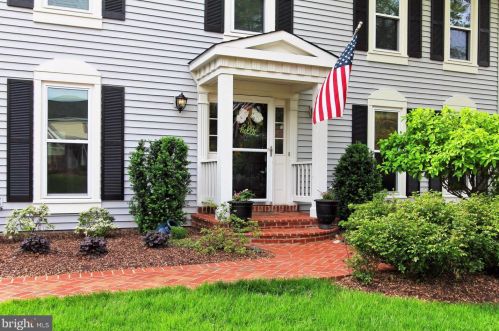 13147 Tuckaway Dr, Herndon, VA 20171-3953