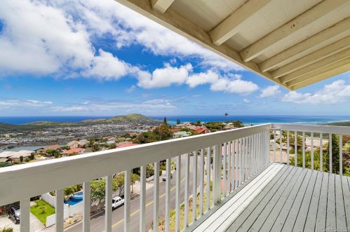 1020 Kaluanui Rd, Honolulu HI  96825-1323 exterior