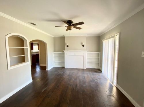 2629 Bowling Green Ave, Dallas TX  75216-3235 exterior