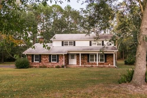 2504 Hilltop Cir, Waycross, GA 31501-7558