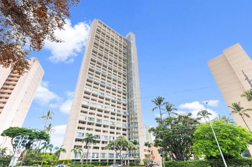 555 University Ave, Honolulu HI  96826-5003 exterior