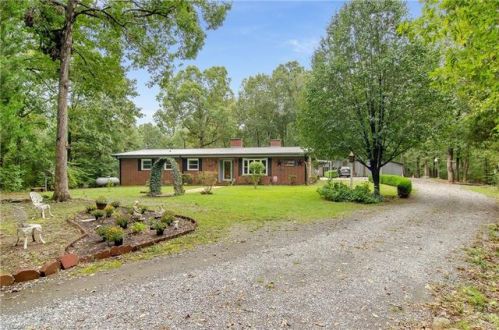 982 Pine Hill Rd, Asheboro, NC 27205-1694
