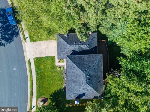 5835 Oakland Park Dr, Springfield VA  22015-2438 exterior