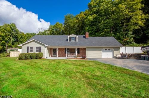 80 Clark Rd, Wantage, NJ 07461-3112