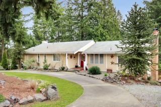 201 62nd Ave, Tacoma WA  98424-2410 exterior