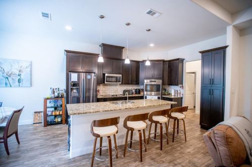 1726 Knob Hl Ct, Cedar Hill TX 75104-1501 exterior