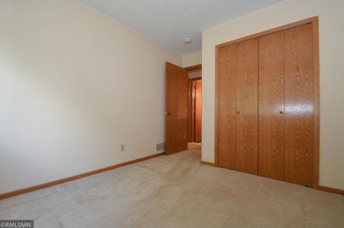 4393 Bear Path Trl, Saint Paul MN  55122-2218 exterior