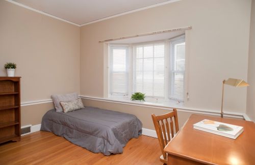 7049 Pkwy, Forest View IL  60402-2554 exterior