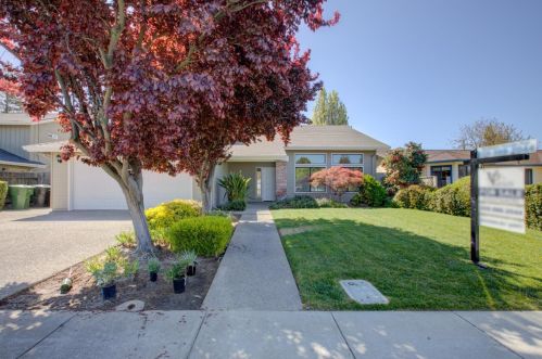 522 Sultana Ct, Ripon, CA 95366-3352