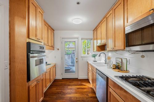 672 San Antonio Rd, Los Altos CA 94022-1245 exterior