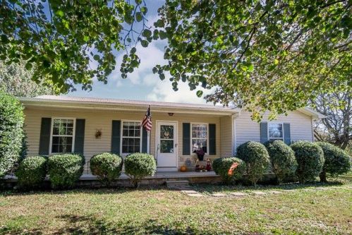 1646 Coles Chapel Rd, Ravenscroft, TN 38583-6500