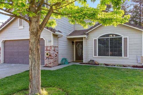 3500 Honeycreeper Dr, Turlock, CA 95382-8535
