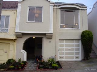 1870 20th Ave, San Francisco CA  94122-4404 exterior