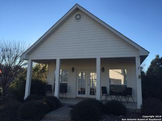 214 Oak Ln, Fair Oaks, TX 78006-1723