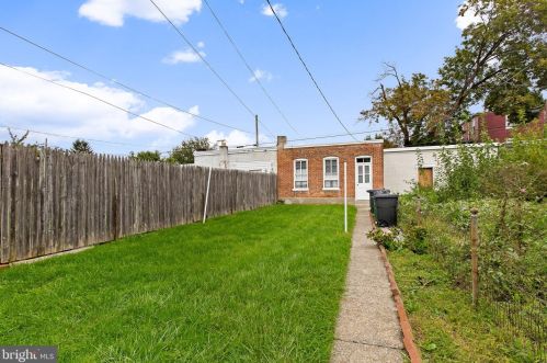 247 Ross St, Lancaster PA  17602-1940 exterior