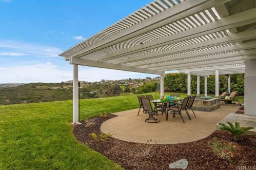 2622 La Golondrina St, Carlsbad, CA 92009-4322