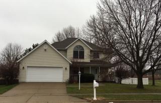 2 Yorktown Ct, Beverly Manor IL  61571-1055 exterior