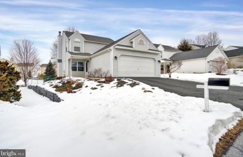 6090 Rockland Dr, Harrisburg, PA 17112-8543