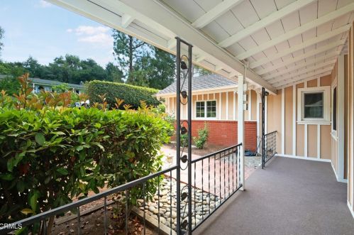 2362 Chapman Rd, Glendale CA  91214-3013 exterior