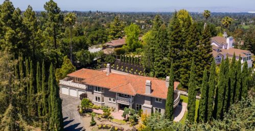 11555 Arroyo Oaks Dr, Los Altos, CA 94024-6551
