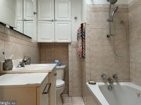 6737 Lynford St, Philadelphia PA 19149-2127 exterior