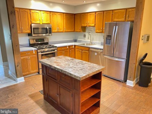 11 Leanne Dr, Erial, NJ 08081-9249