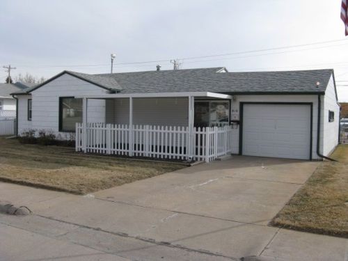 810 6th St, Roscoe, NE 69153-2045