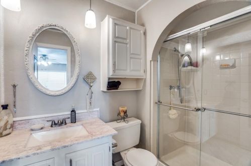 2049 Christie Ln, Carrollton TX 75007-3509 exterior