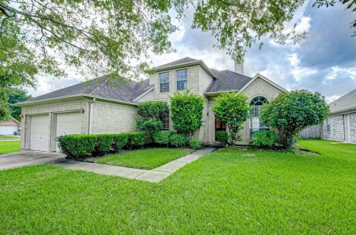 1903 Twin Tulip Ct, Fresno, TX 77545-7528