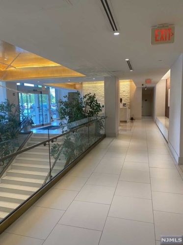 1017 Hudson Park, Edgewater NJ  07020-1569 exterior
