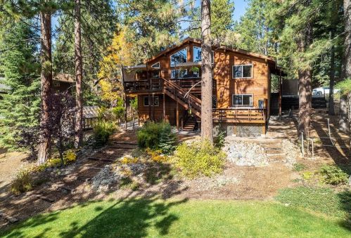 12095 Rainbow Dr, Truckee CA  96161-2732 exterior