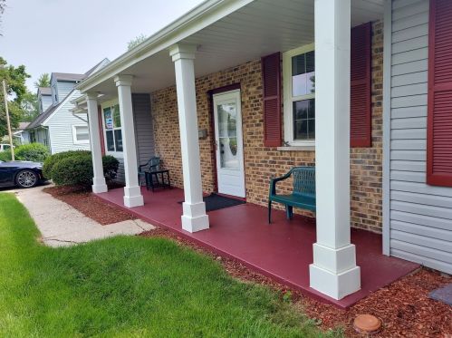 451 Silverleaf Blvd, Carol Stream, IL 60188-3434